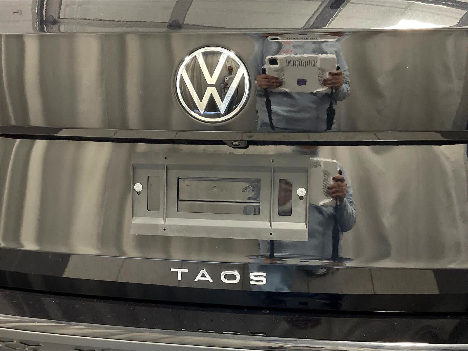 2024 Volkswagen Taos SE - Photo 29