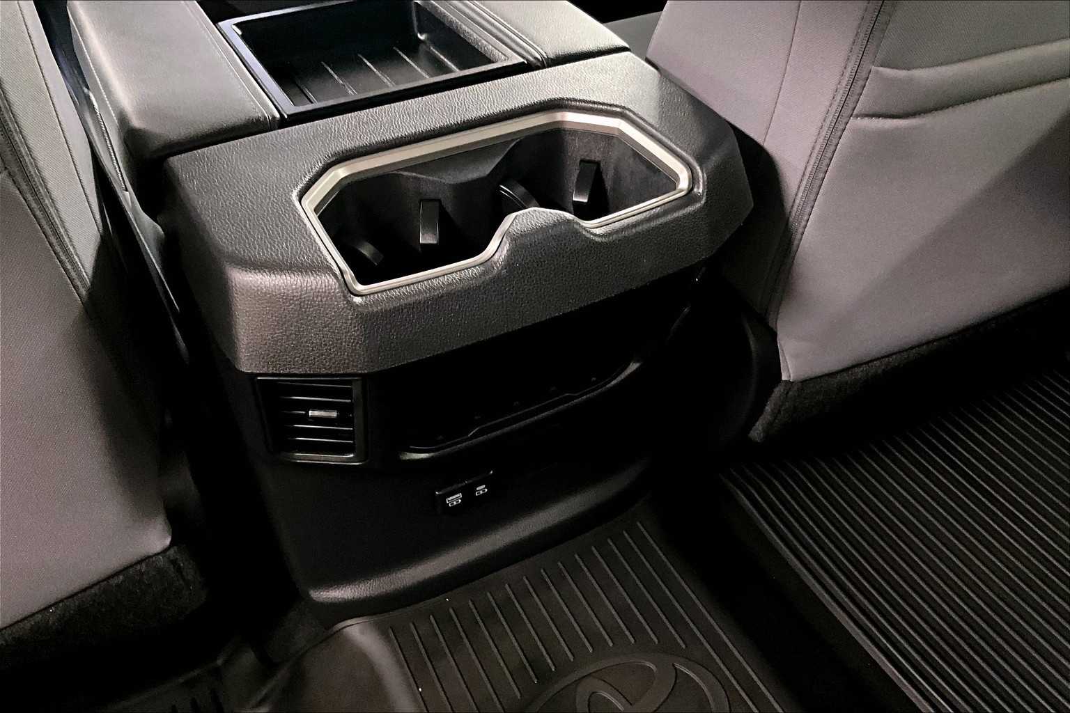 2024 Toyota Tundra SR5 - Photo 27