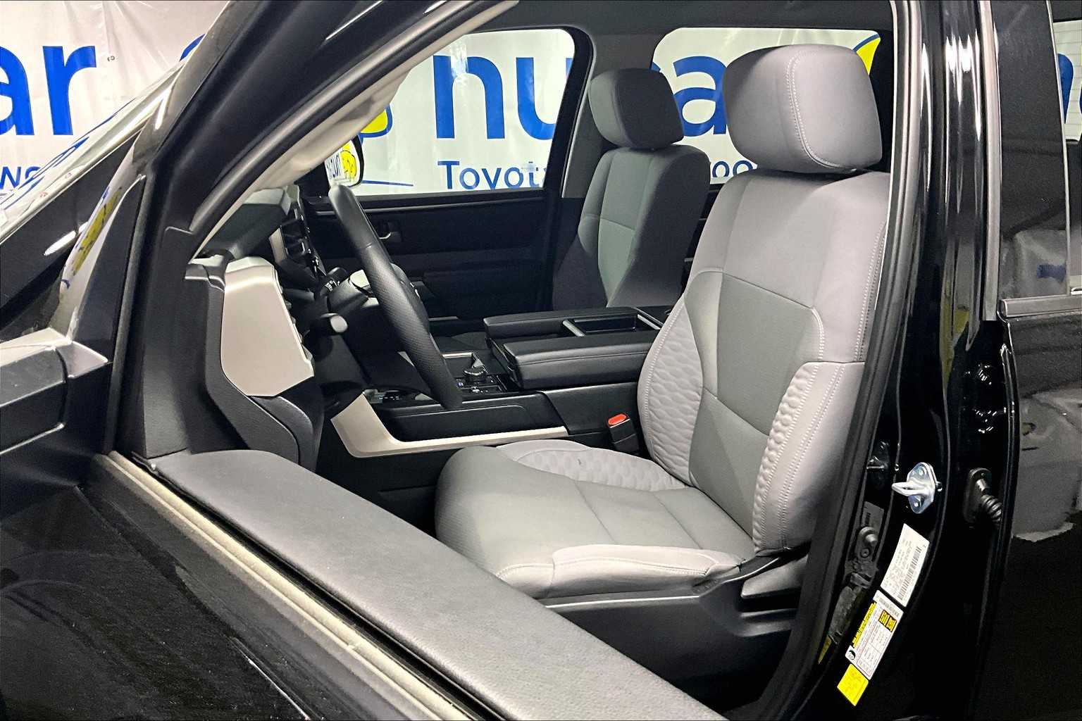 2024 Toyota Tundra SR5 - Photo 10