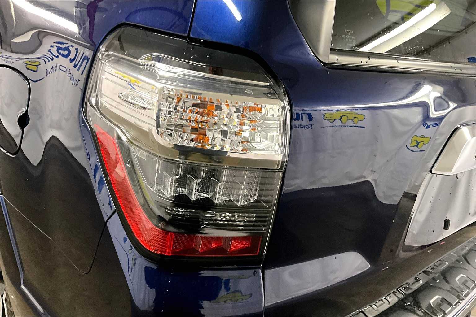 2022 Toyota 4Runner Limited - Photo 33