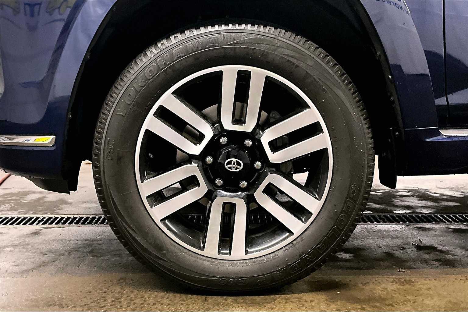 2022 Toyota 4Runner Limited - Photo 7
