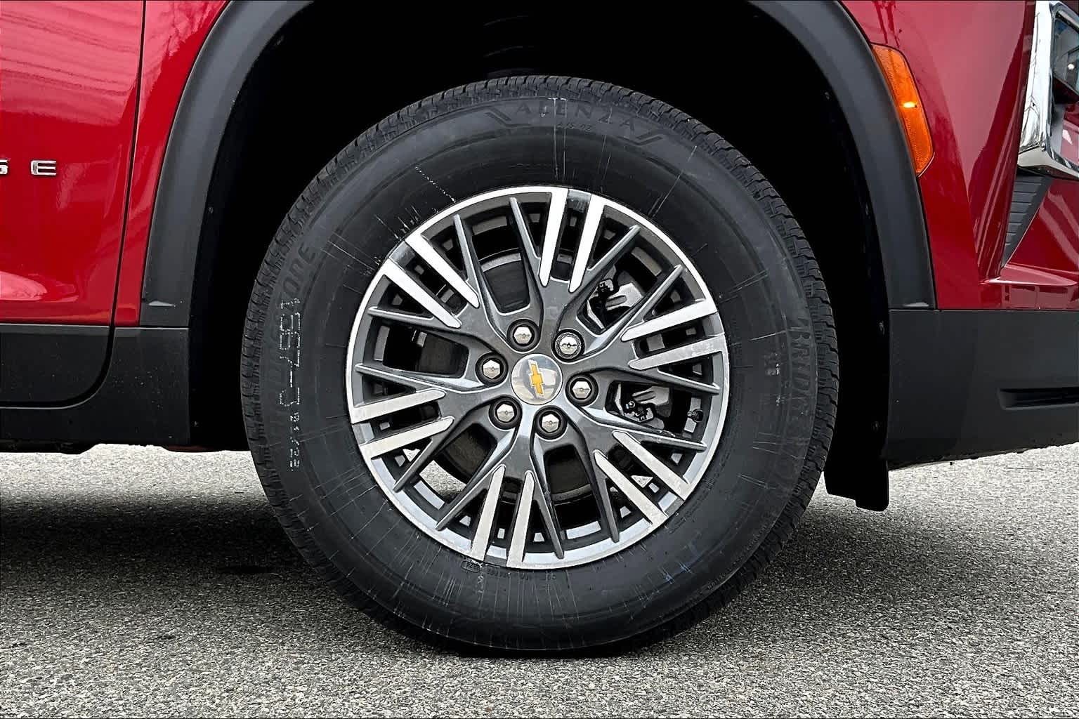 2025 Chevrolet Traverse AWD LT - Photo 8
