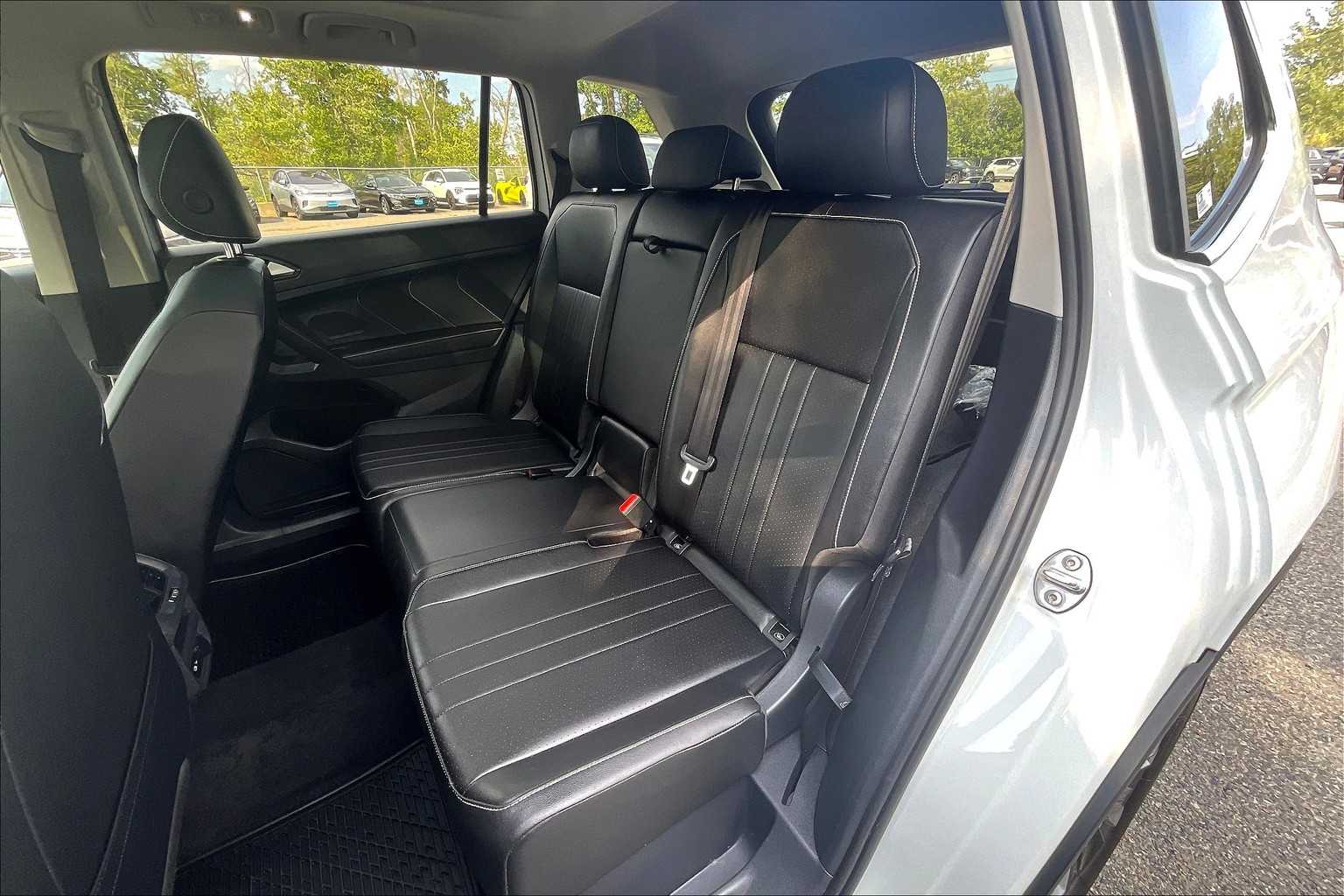 2022 Volkswagen Tiguan SE - Photo 15