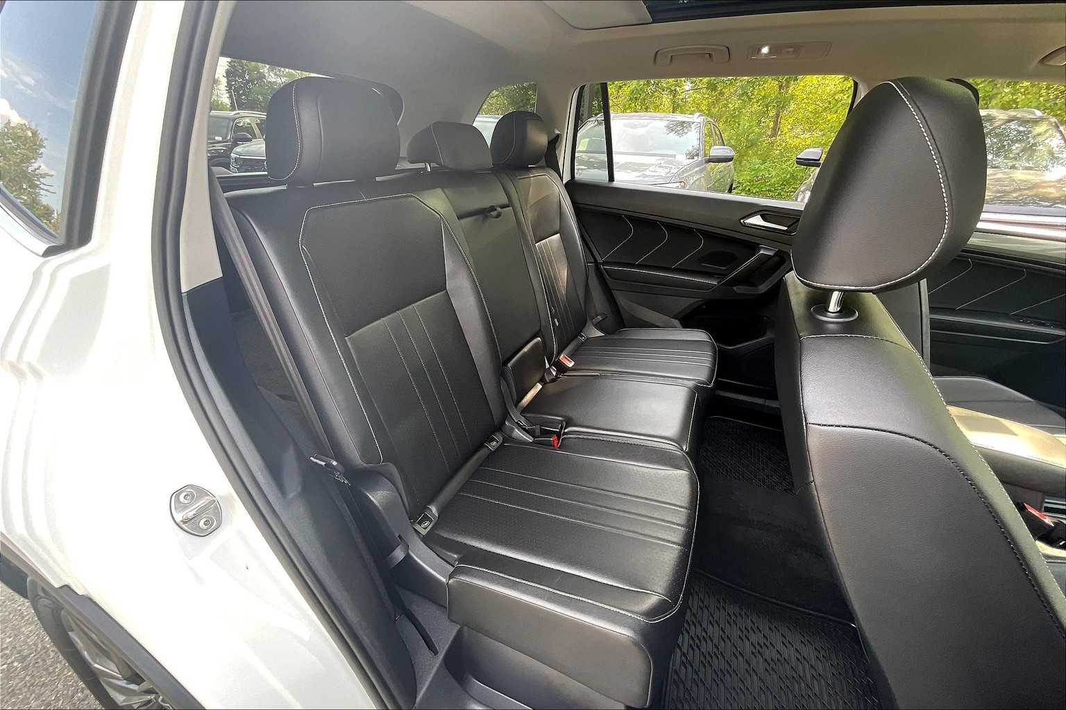 2022 Volkswagen Tiguan SE - Photo 16