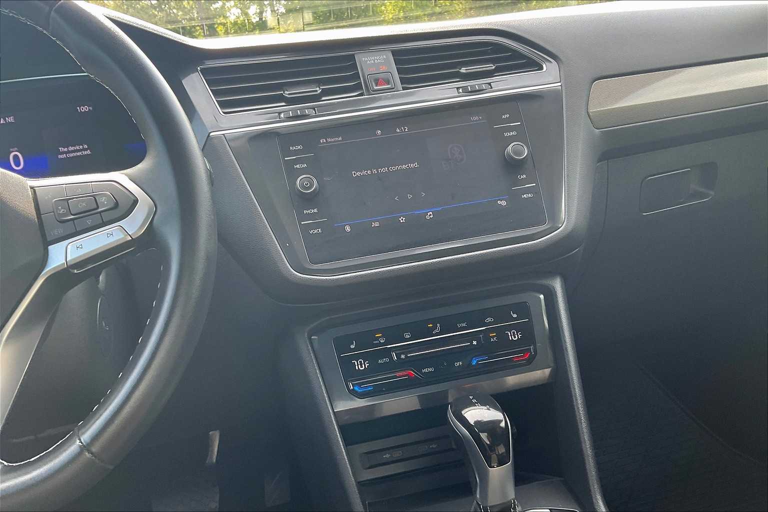 2022 Volkswagen Tiguan SE - Photo 18