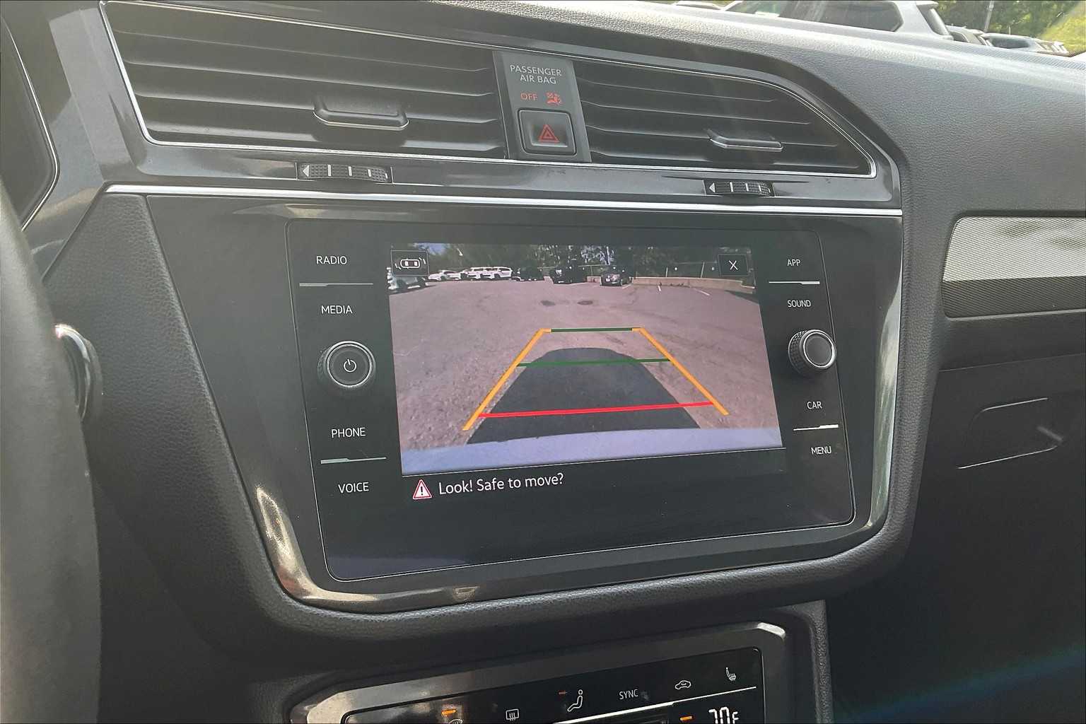 2022 Volkswagen Tiguan SE - Photo 19