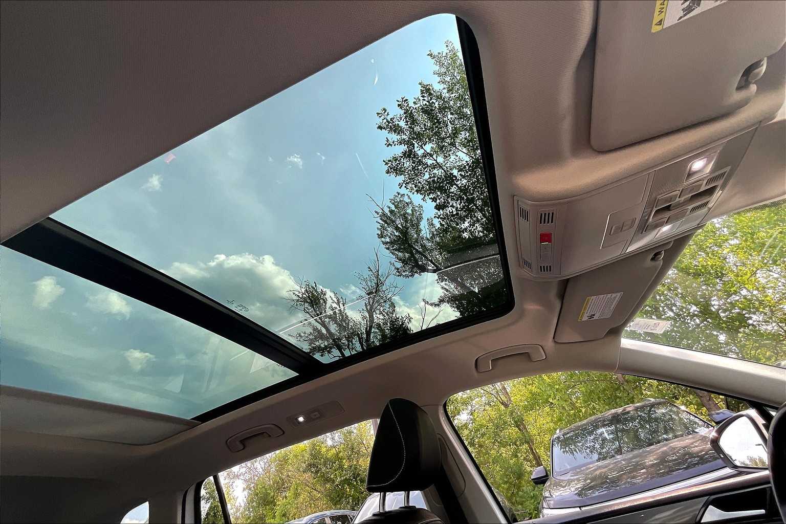 2022 Volkswagen Tiguan SE - Photo 22