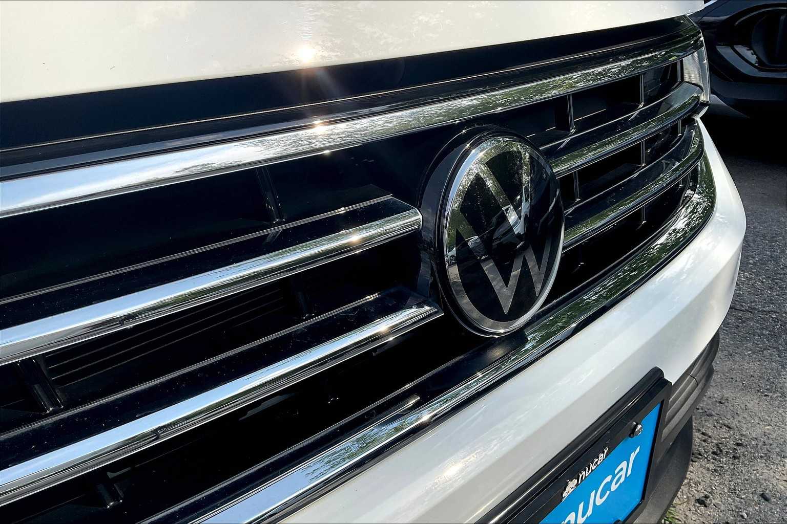 2022 Volkswagen Tiguan SE - Photo 31