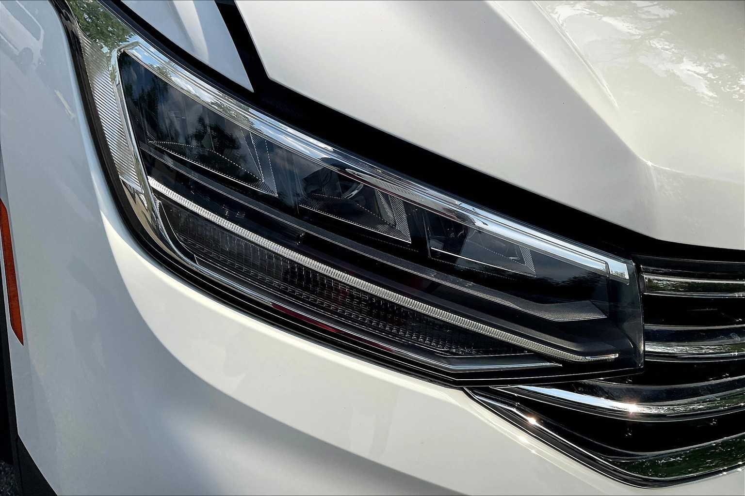 2022 Volkswagen Tiguan SE - Photo 32
