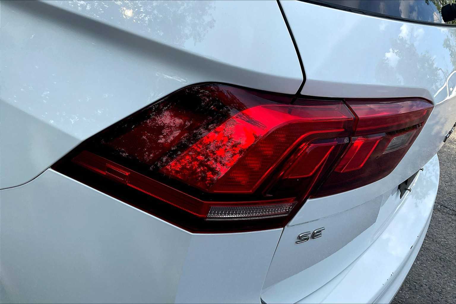 2022 Volkswagen Tiguan SE - Photo 33
