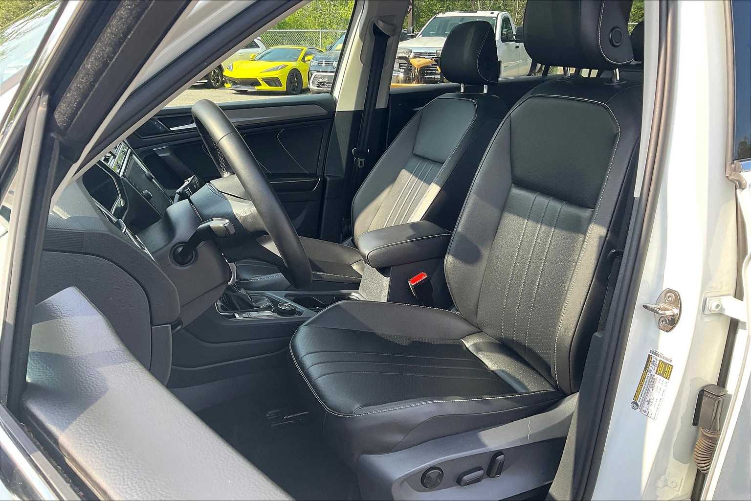2022 Volkswagen Tiguan SE - Photo 10