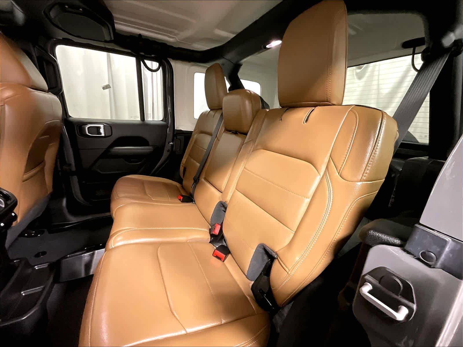 2020 Jeep Wrangler Unlimited Sahara - Photo 15