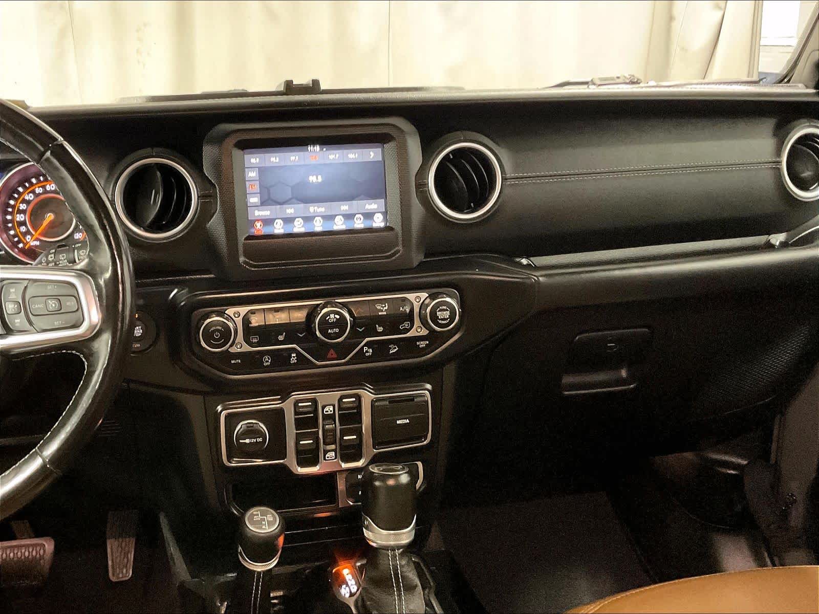 2020 Jeep Wrangler Unlimited Sahara - Photo 18