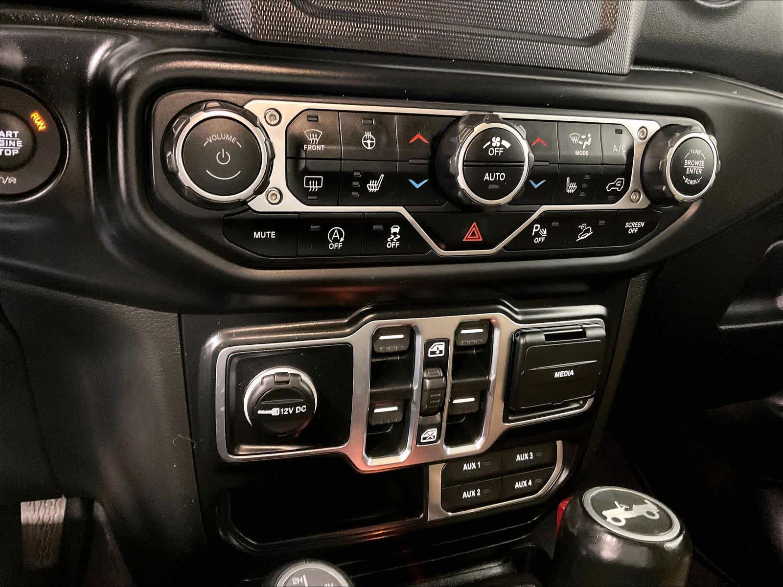 2020 Jeep Wrangler Unlimited Sahara - Photo 25