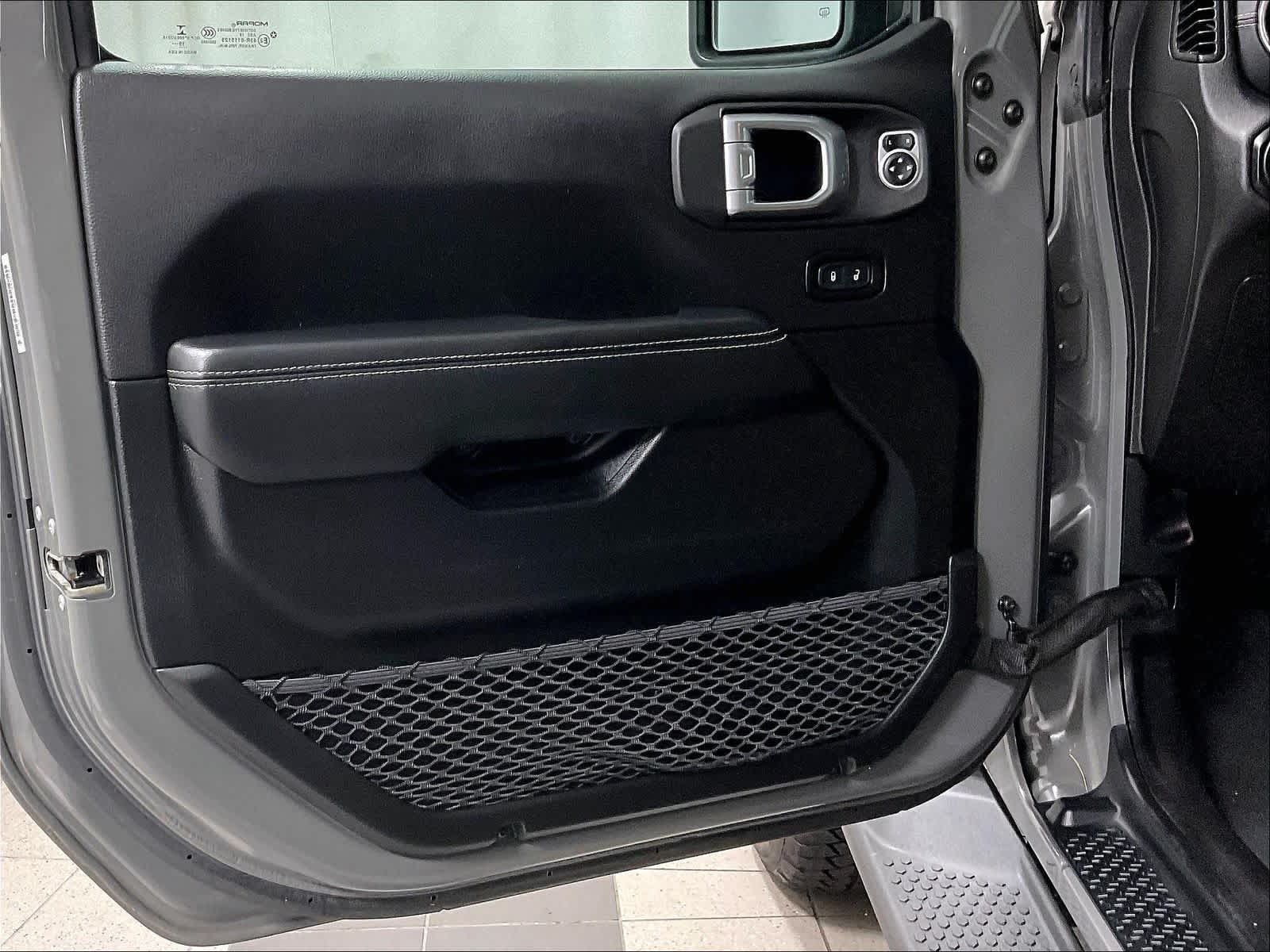 2020 Jeep Wrangler Unlimited Sahara - Photo 9