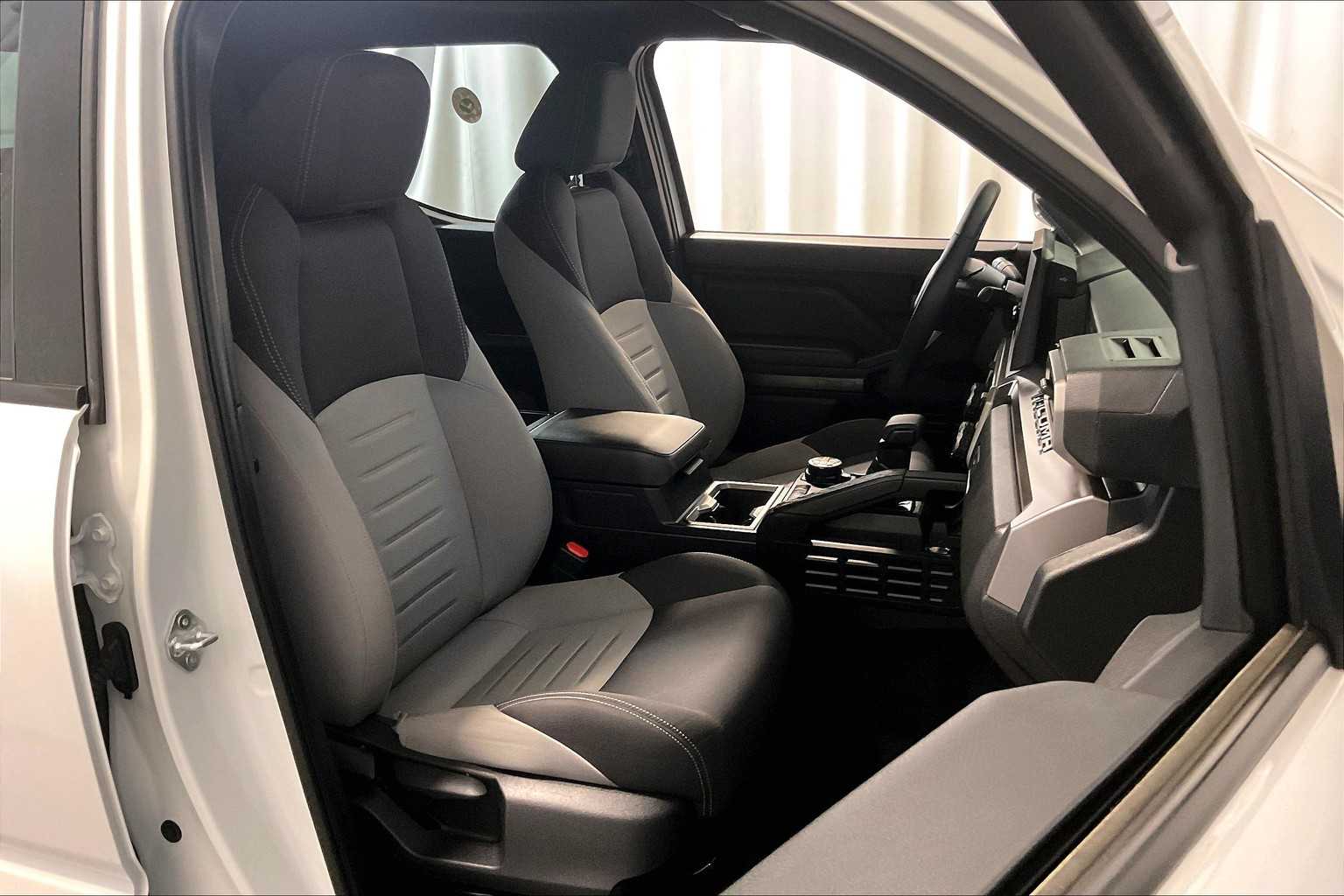 2024 Toyota Tacoma TRD Off Road - Photo 11