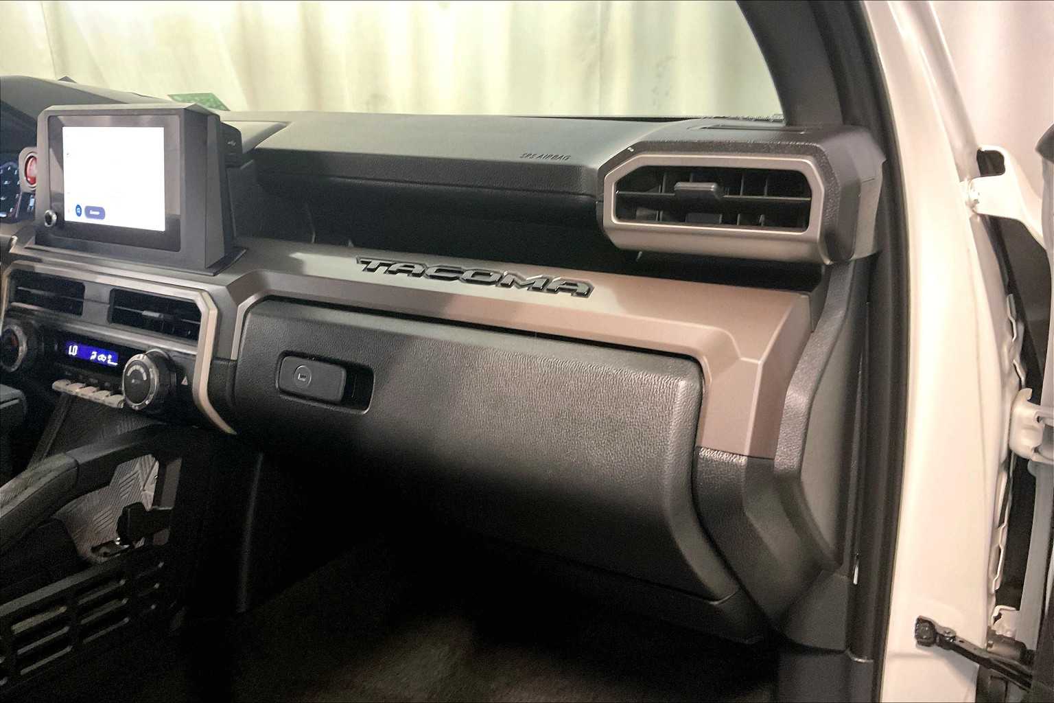 2024 Toyota Tacoma TRD Off Road - Photo 13