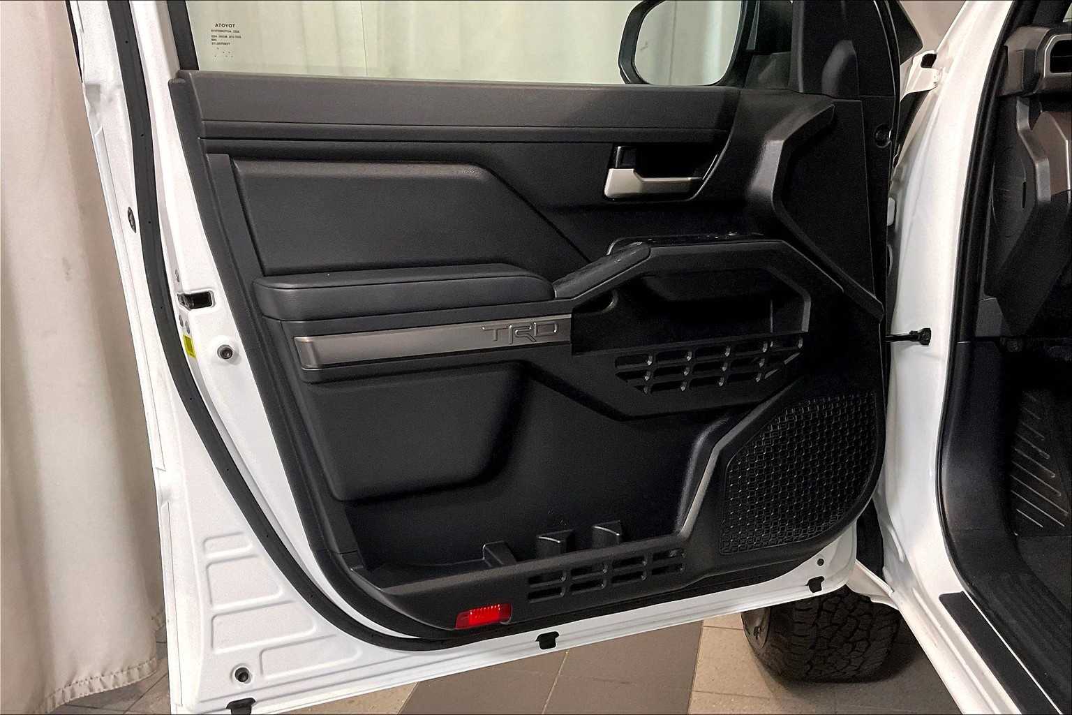 2024 Toyota Tacoma TRD Off Road - Photo 9