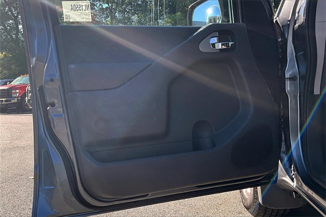 2016 Nissan Frontier SV - Photo 18