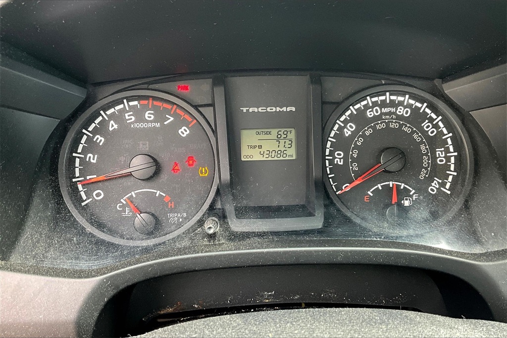 2017 Toyota Tacoma Access Cab 4x4 - Photo 12