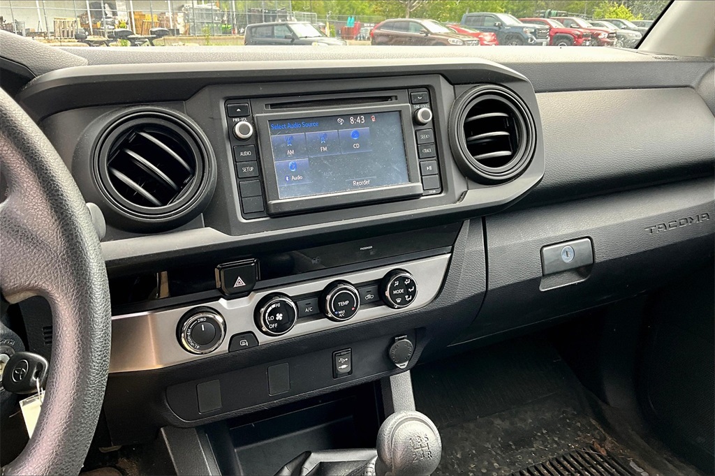 2017 Toyota Tacoma Access Cab 4x4 - Photo 8