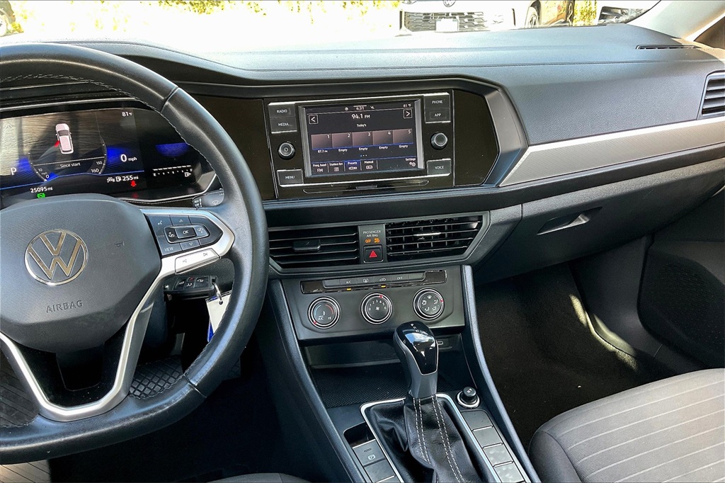 2024 Volkswagen Jetta 1.5T S - Photo 17
