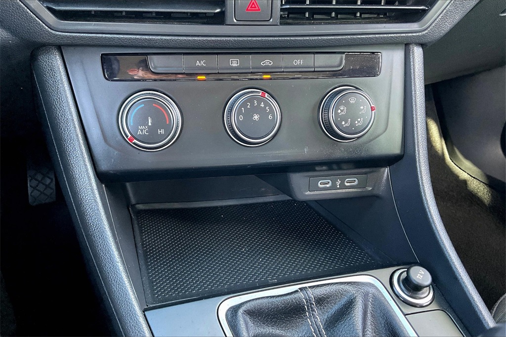 2024 Volkswagen Jetta 1.5T S - Photo 24