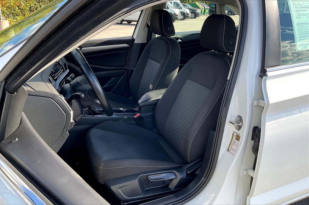 2024 Volkswagen Jetta 1.5T S - Photo 9
