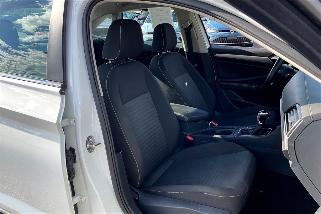 2024 Volkswagen Jetta 1.5T S - Photo 10