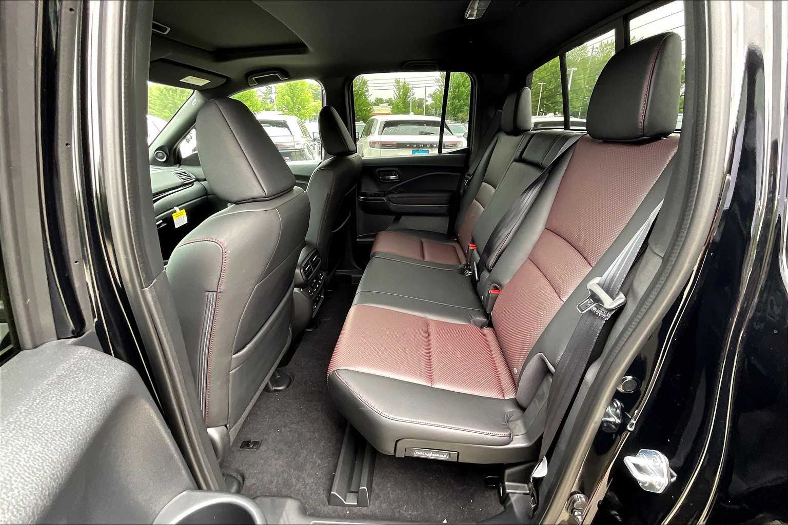 2025 Honda Ridgeline Black Edition - Photo 15