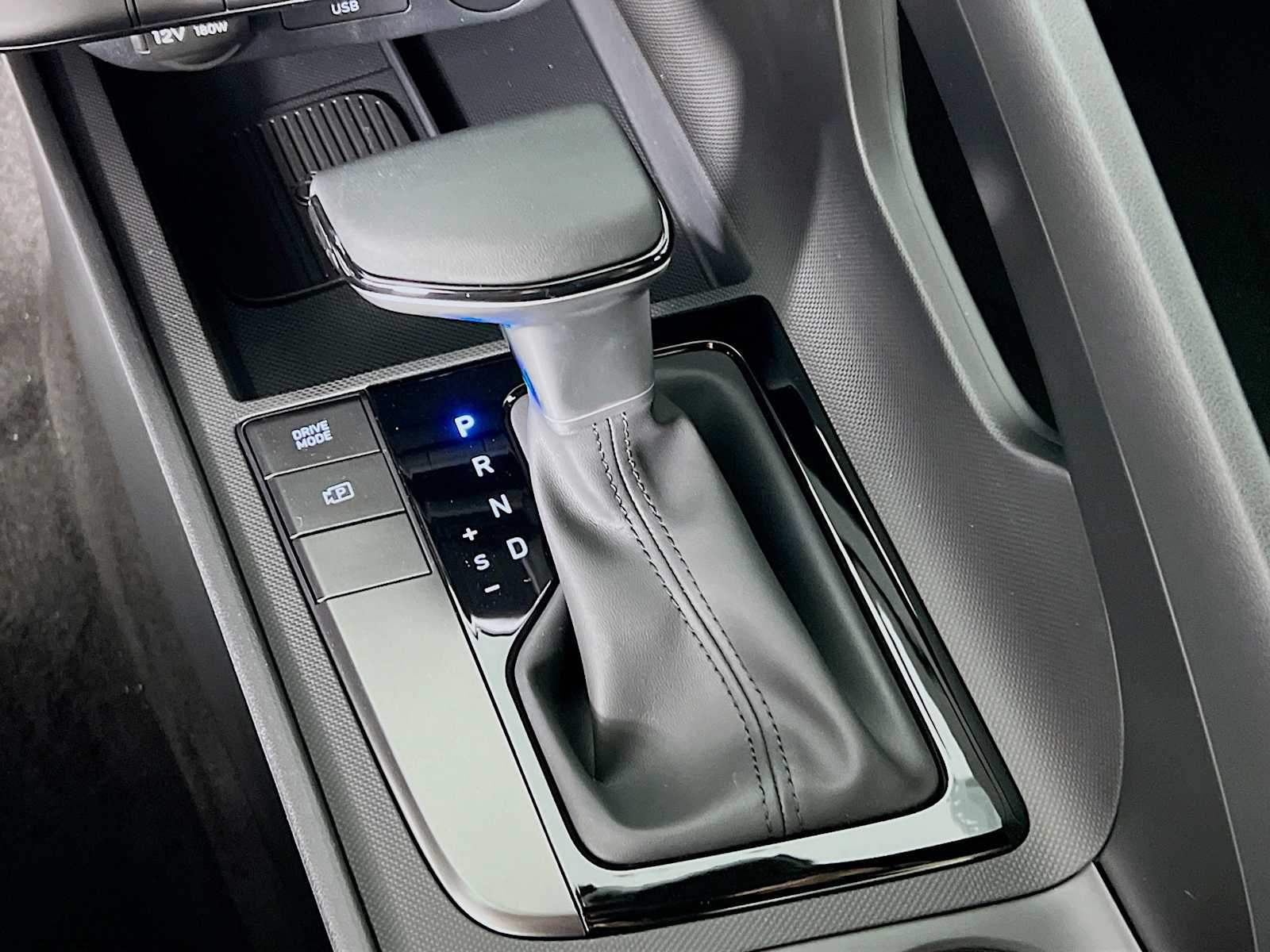 2025 Hyundai Elantra SEL Sport - Photo 11