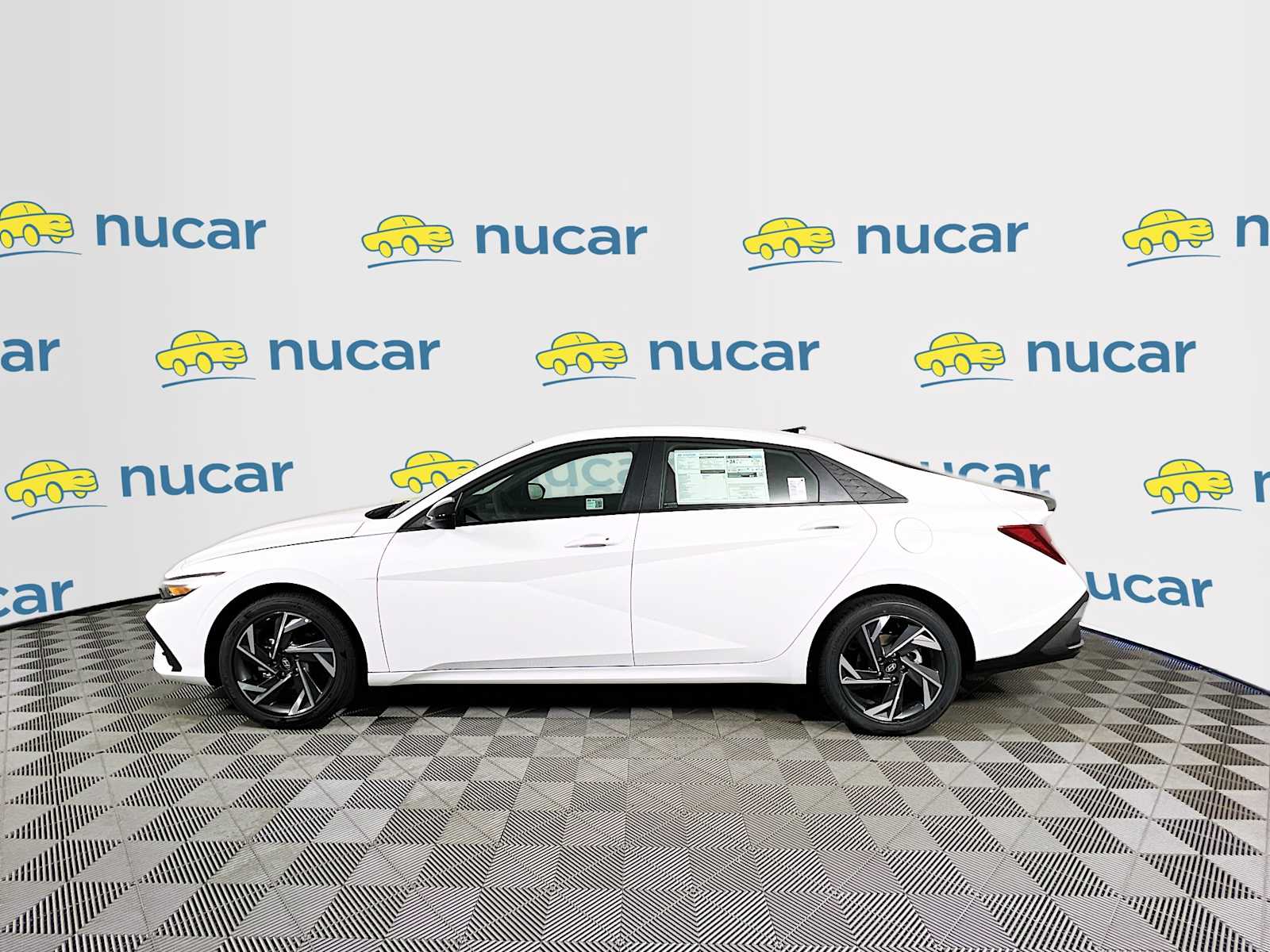 2025 Hyundai Elantra SEL Sport - Photo 3