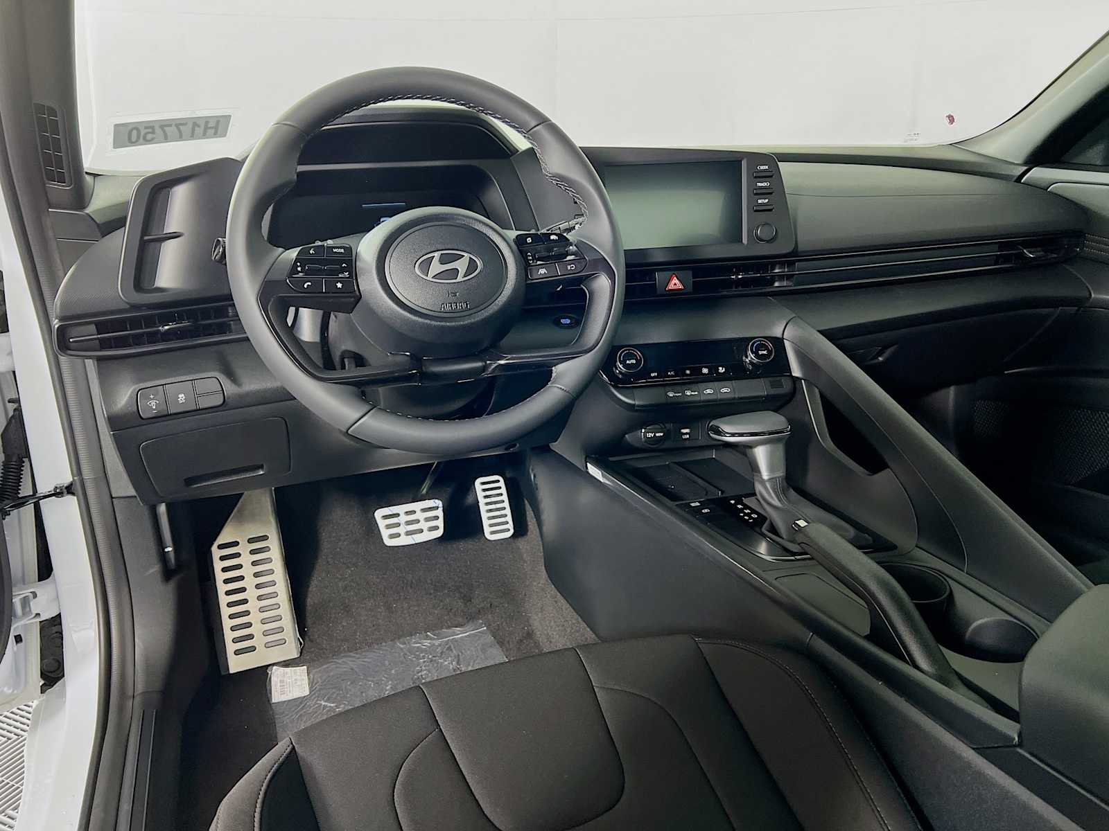 2025 Hyundai Elantra SEL Sport - Photo 6