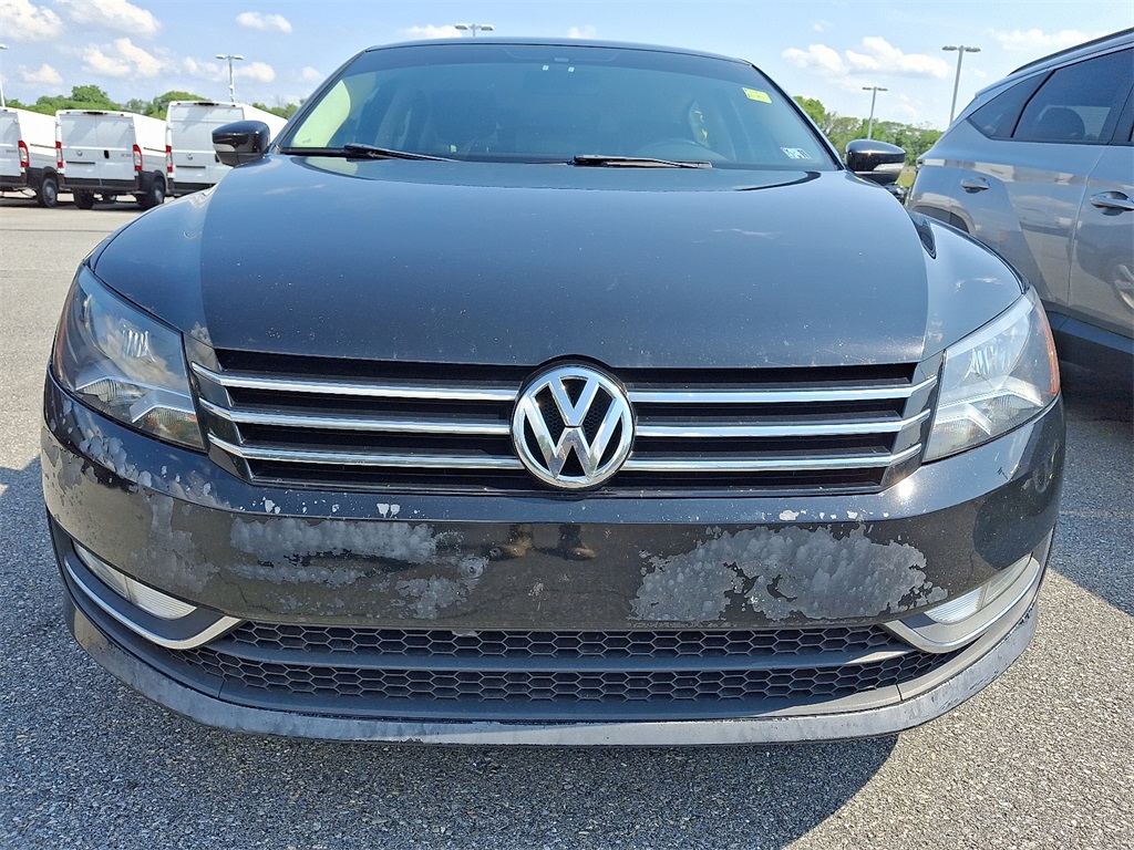2015 Volkswagen Passat 1.8T Limited Edition - Photo 2
