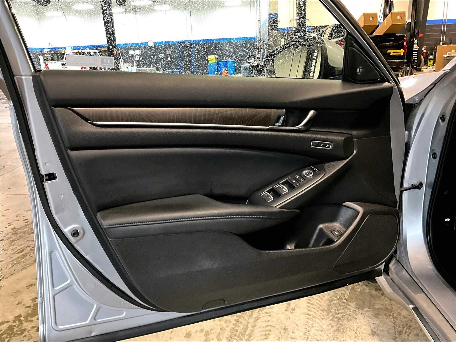 2018 Honda Accord EX-L 1.5T - Photo 9