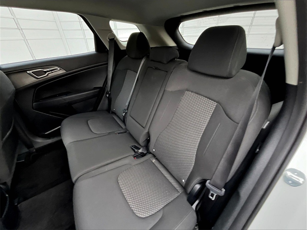 2024 Kia Sportage LX - Photo 15
