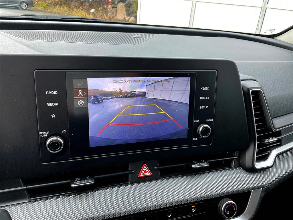 2024 Kia Sportage LX - Photo 19