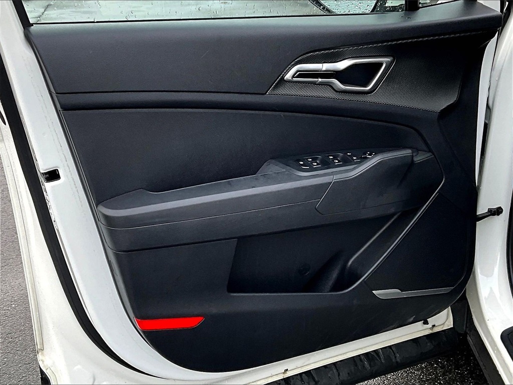 2024 Kia Sportage LX - Photo 9