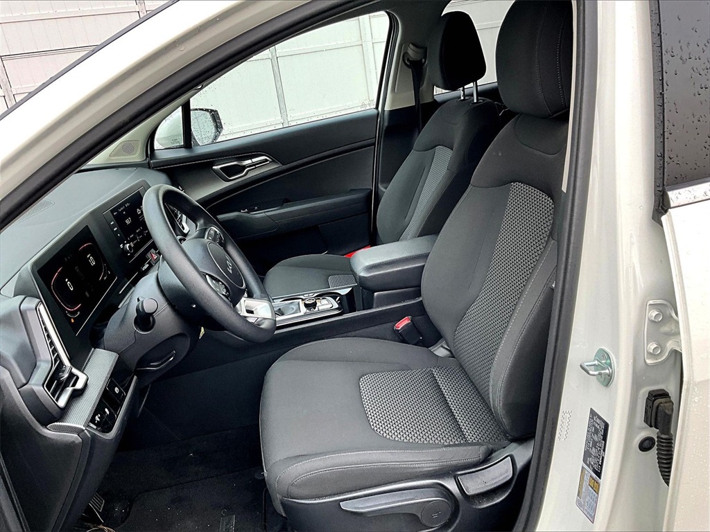 2024 Kia Sportage LX - Photo 10