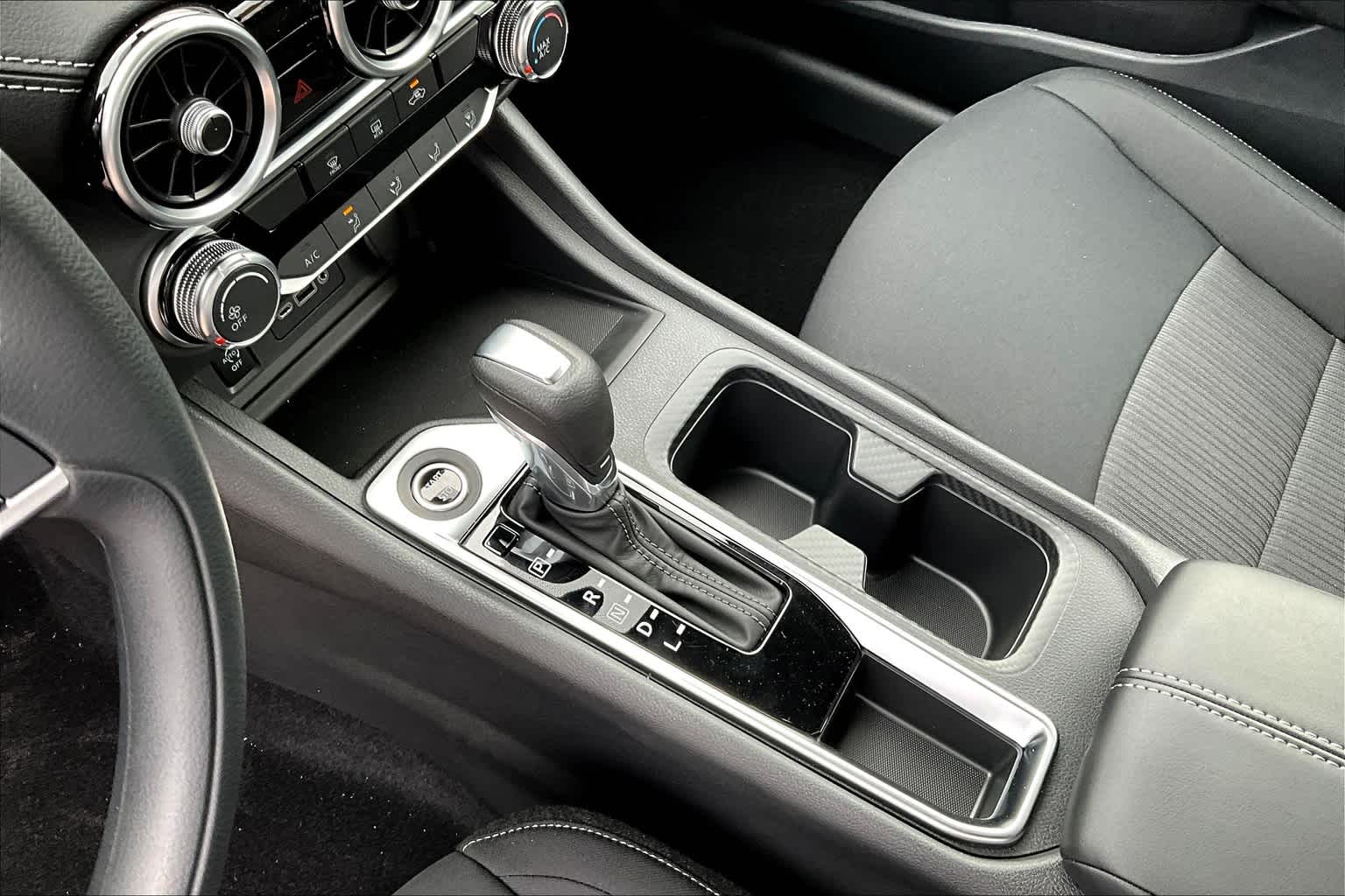2025 Nissan Sentra SV - Photo 14