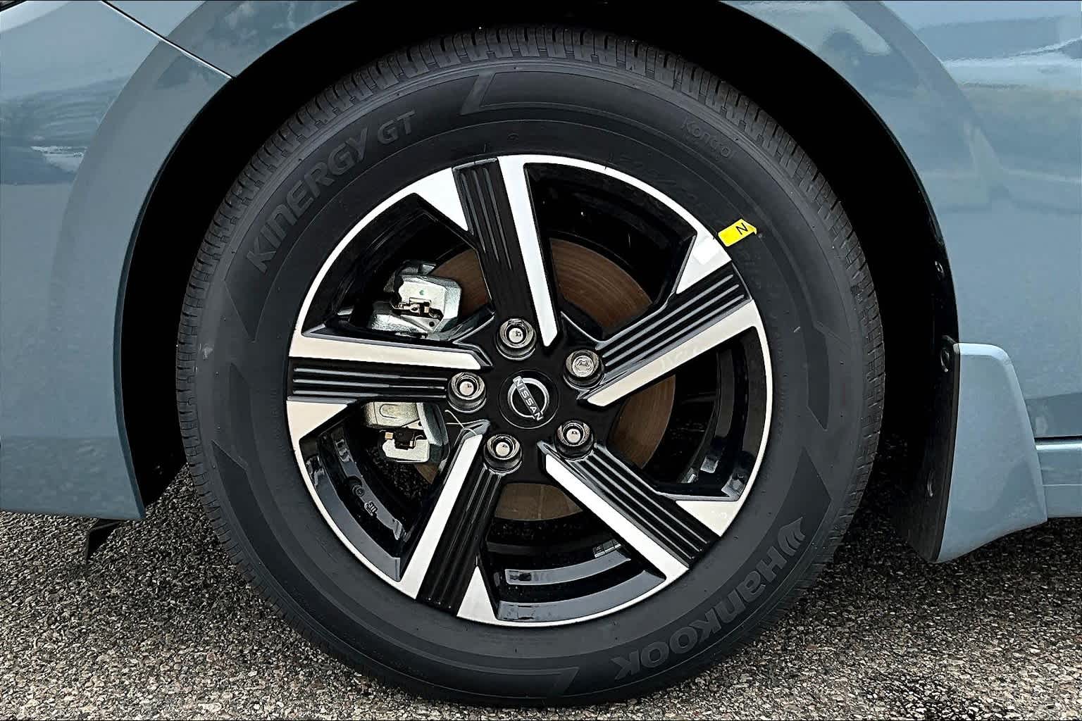 2025 Nissan Sentra SV - Photo 8