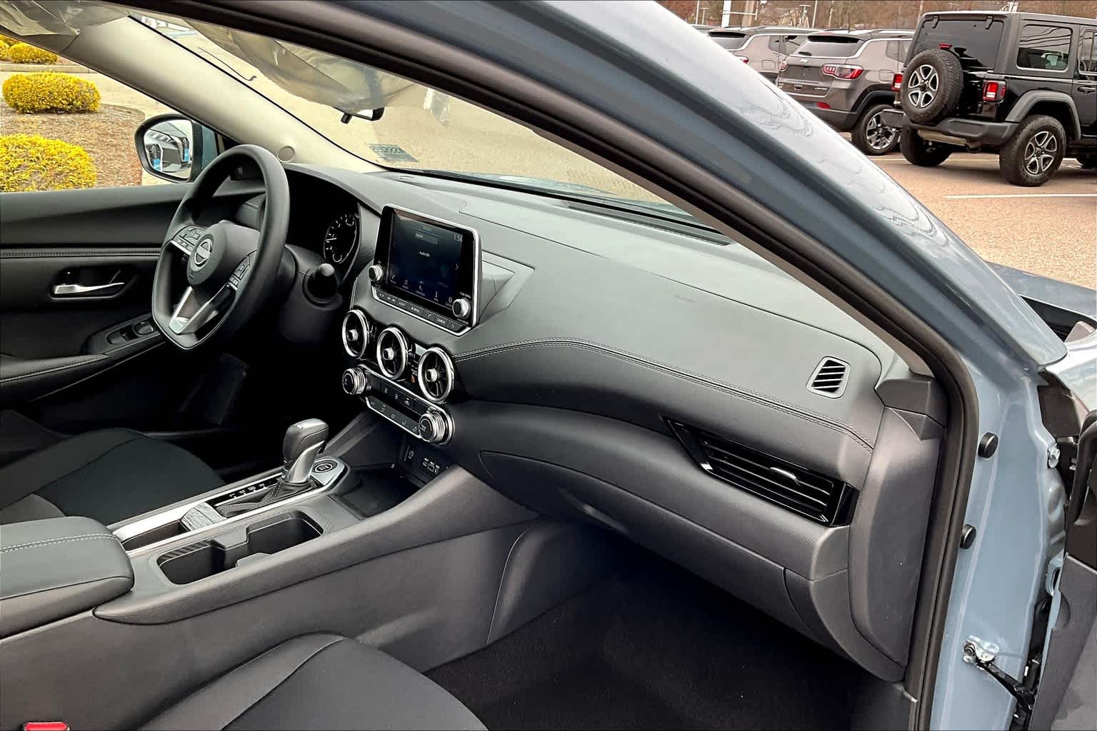 2025 Nissan Sentra SV - Photo 10