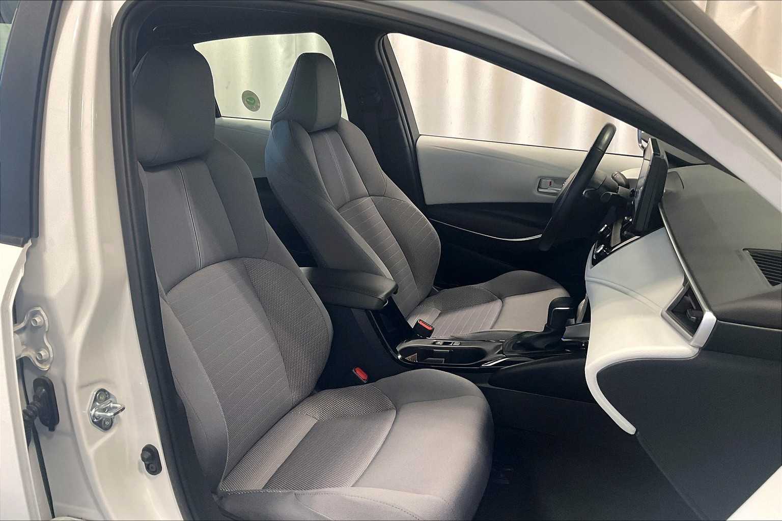 2023 Toyota Corolla SE - Photo 11