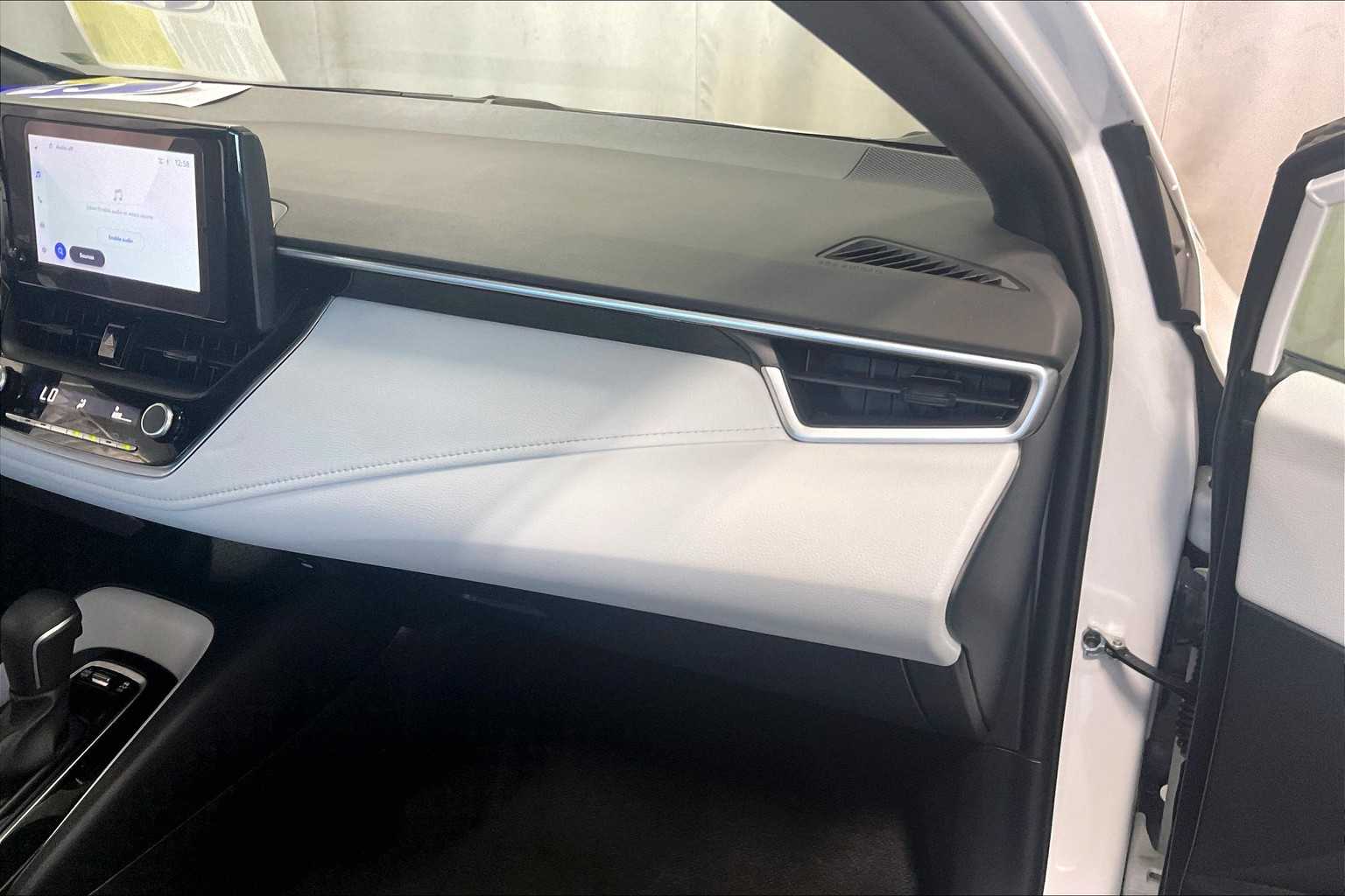 2023 Toyota Corolla SE - Photo 13