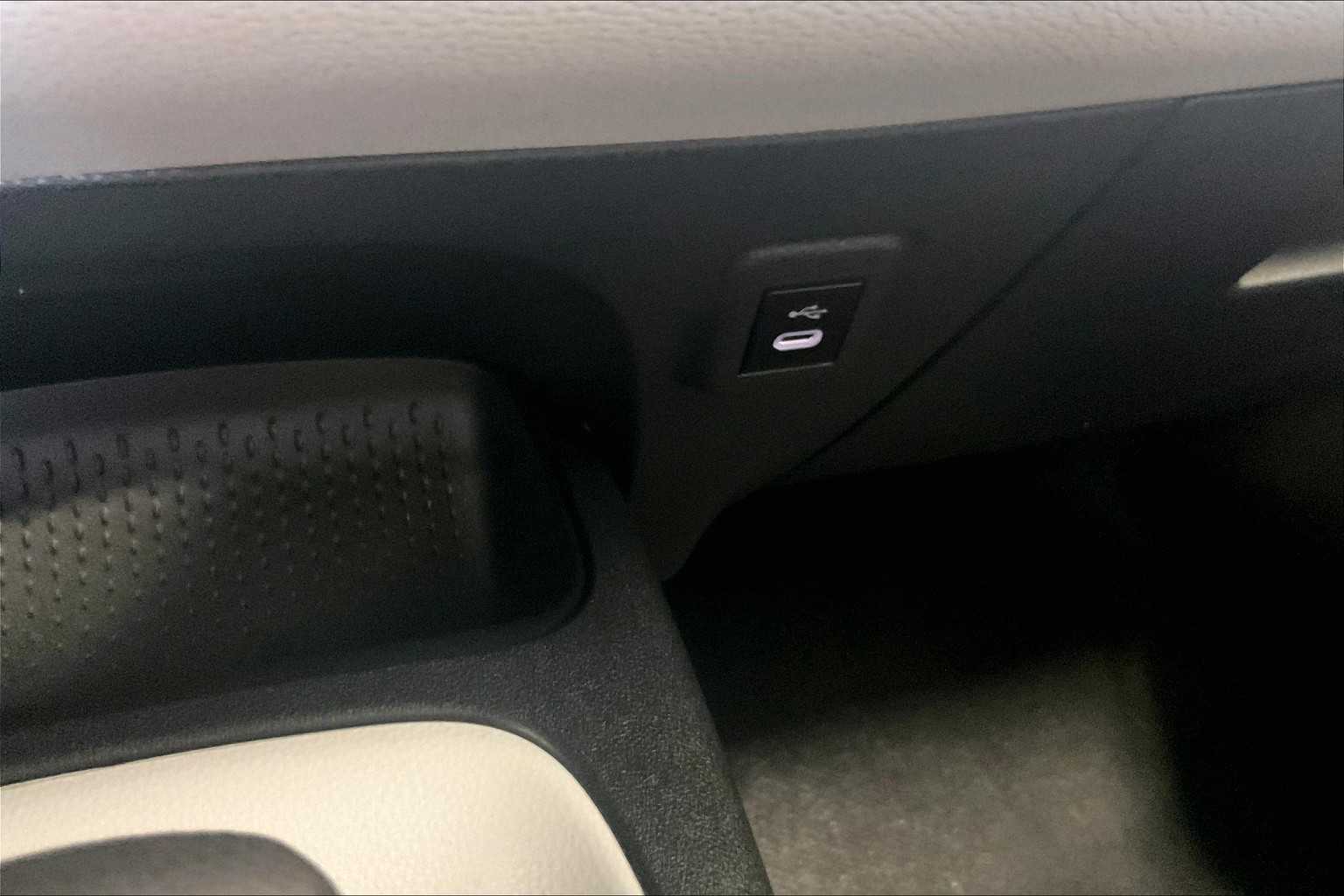 2023 Toyota Corolla SE - Photo 26