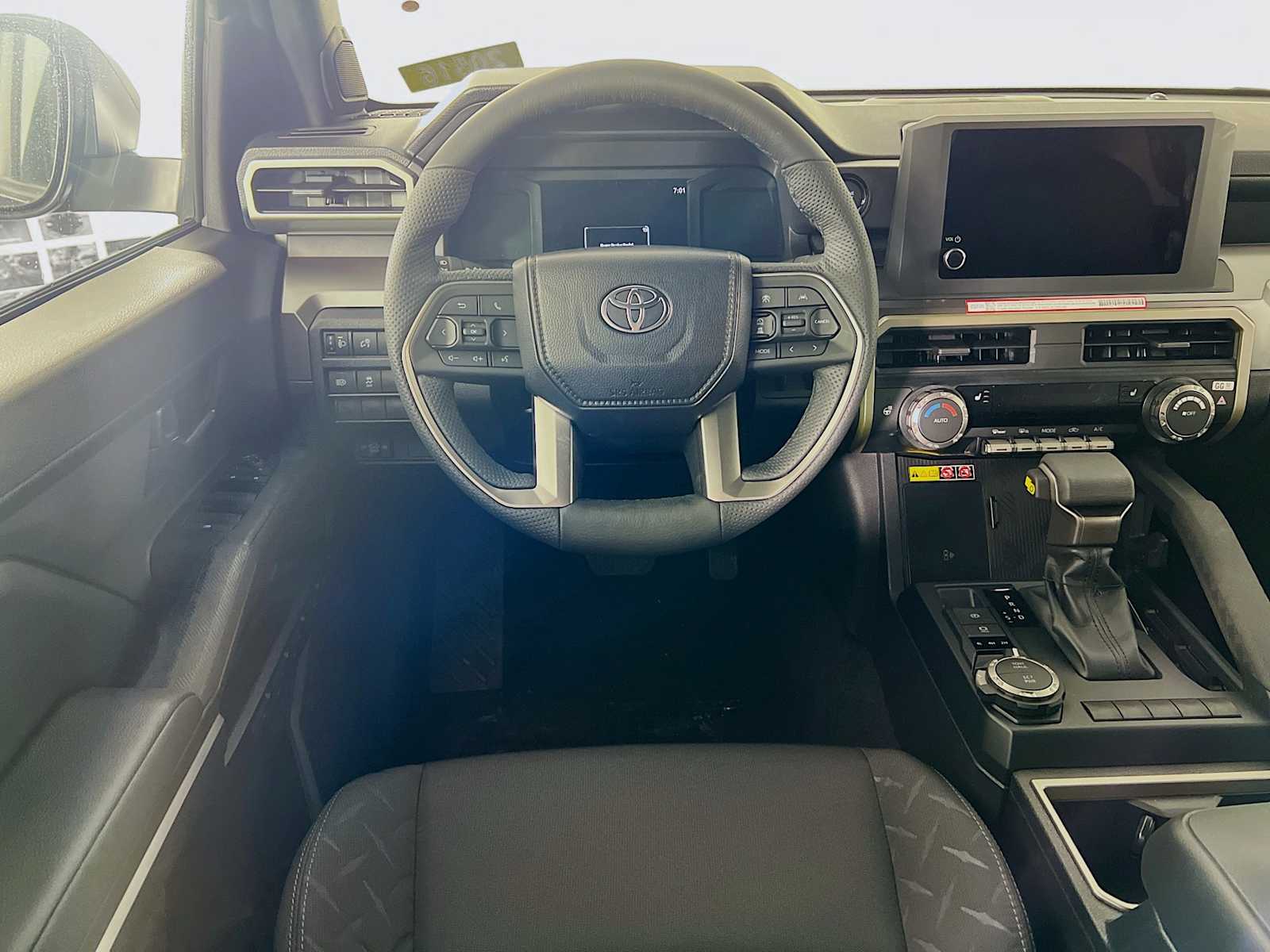 2026 Toyota Tacoma SR5 - Photo 14