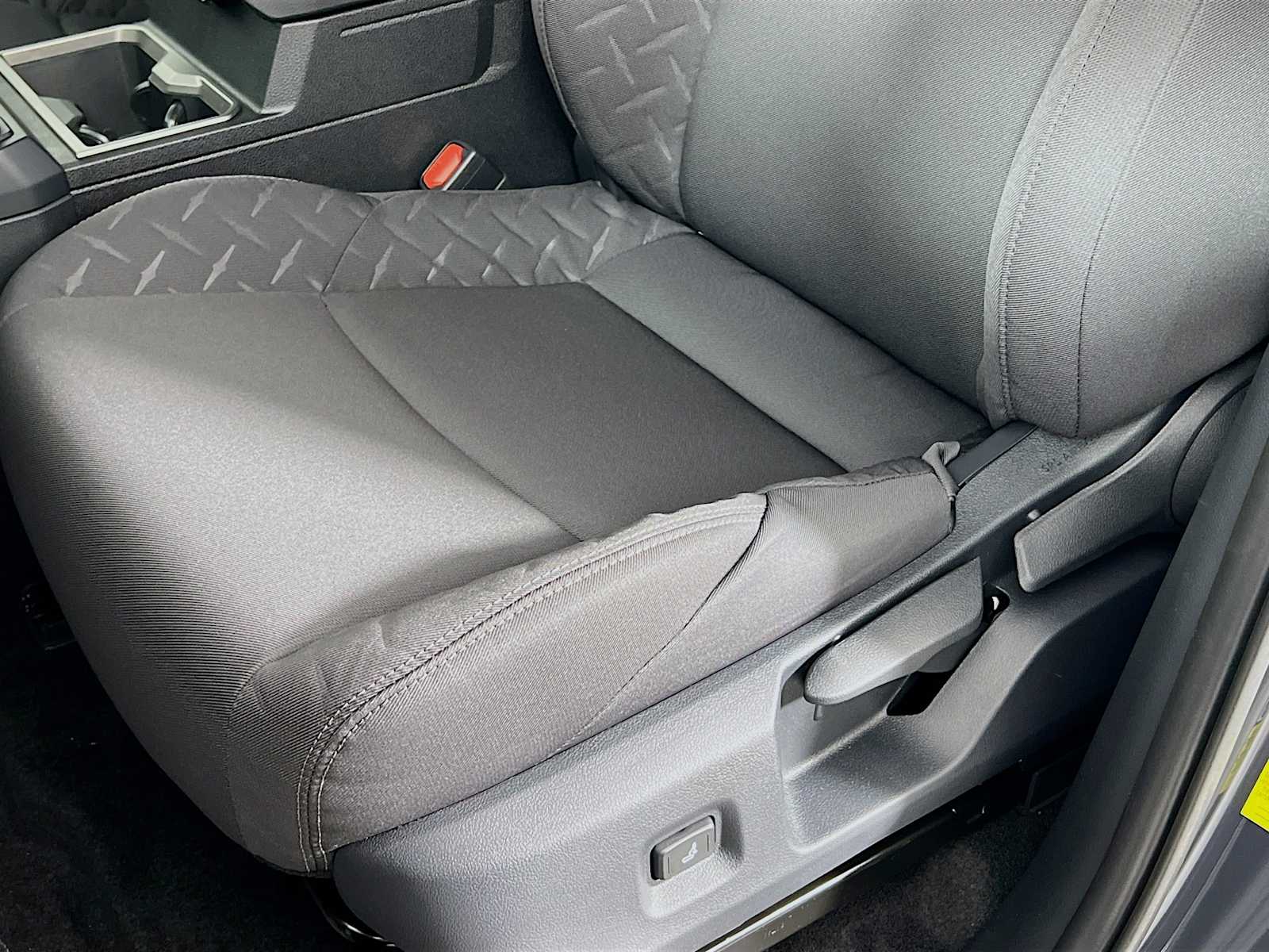 2026 Toyota Tacoma SR5 - Photo 16