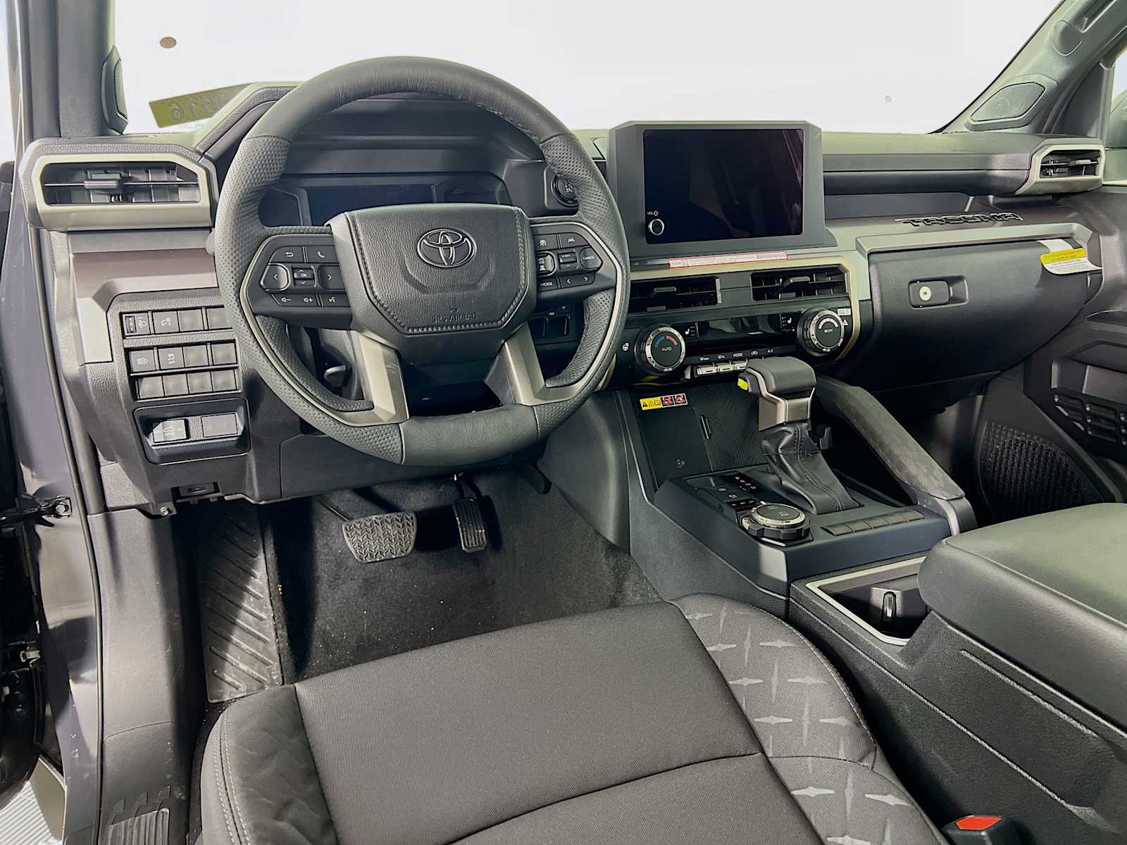 2026 Toyota Tacoma SR5 - Photo 6