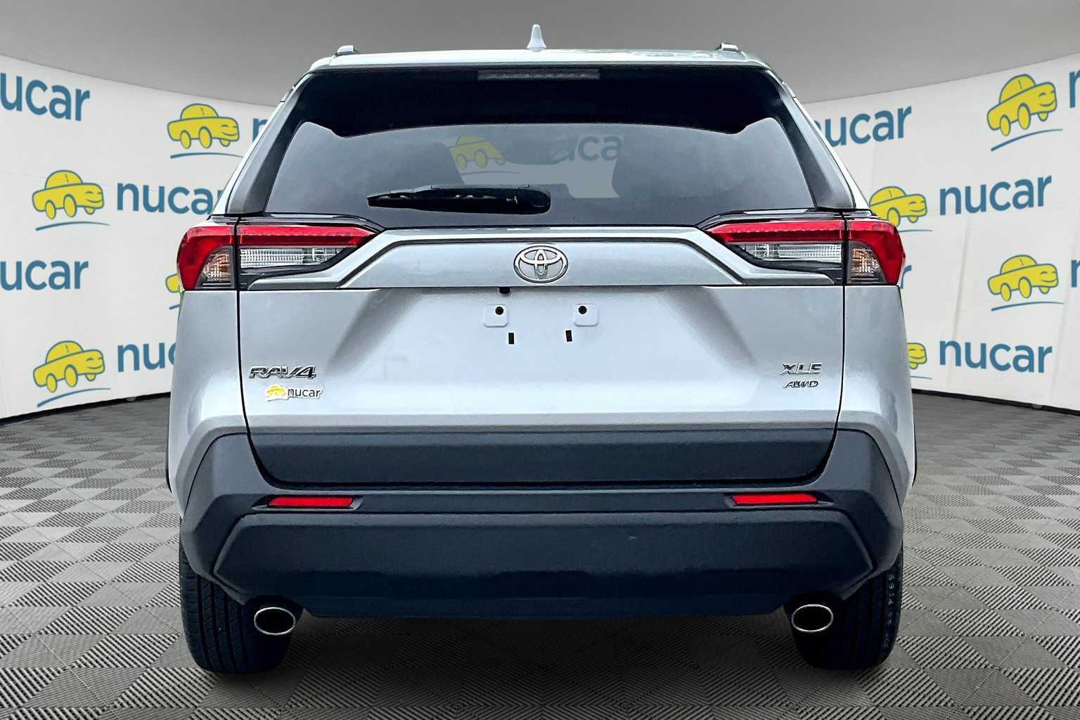 2020 Toyota RAV4 XLE - Photo 5