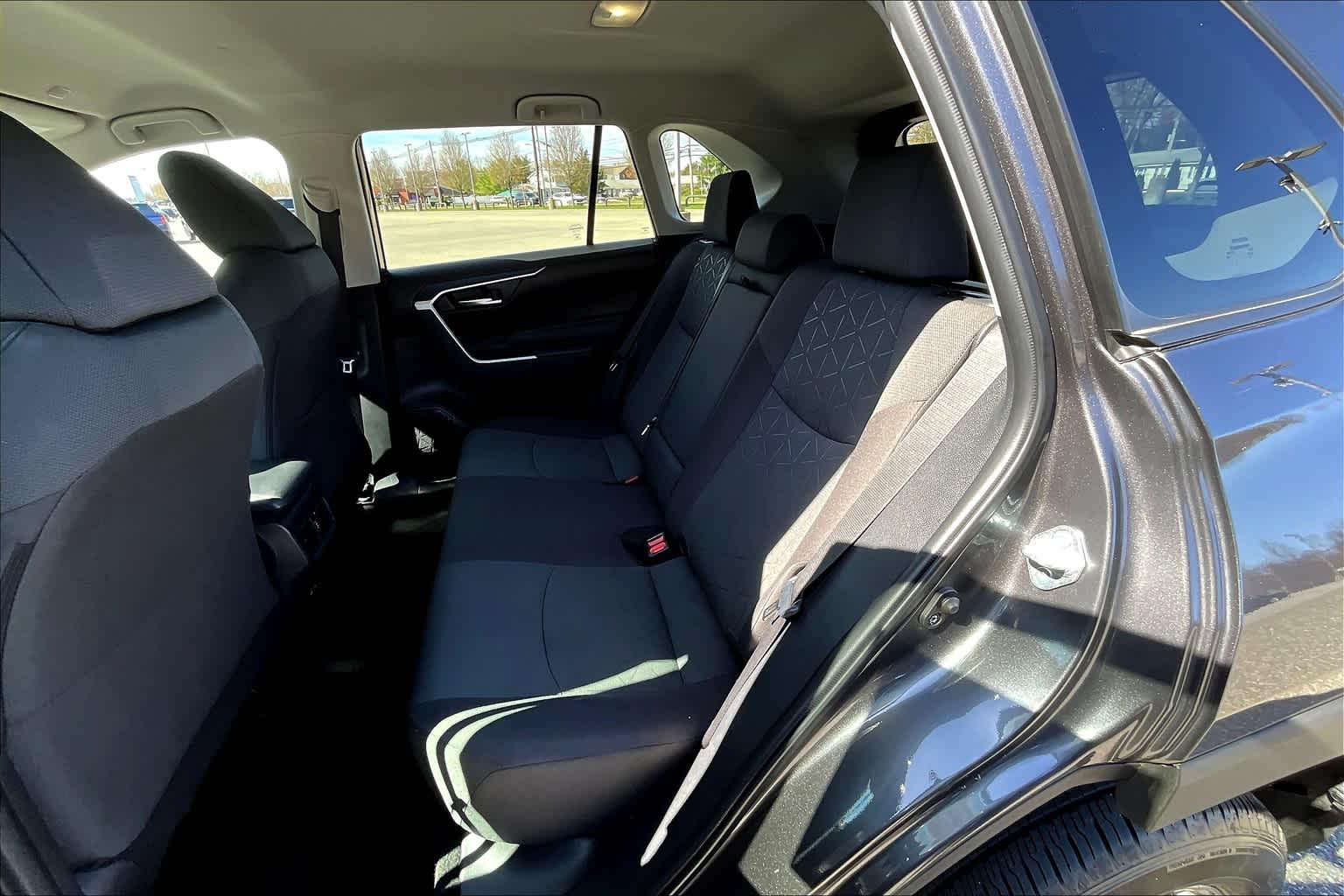 2024 Toyota RAV4 XLE - Photo 15